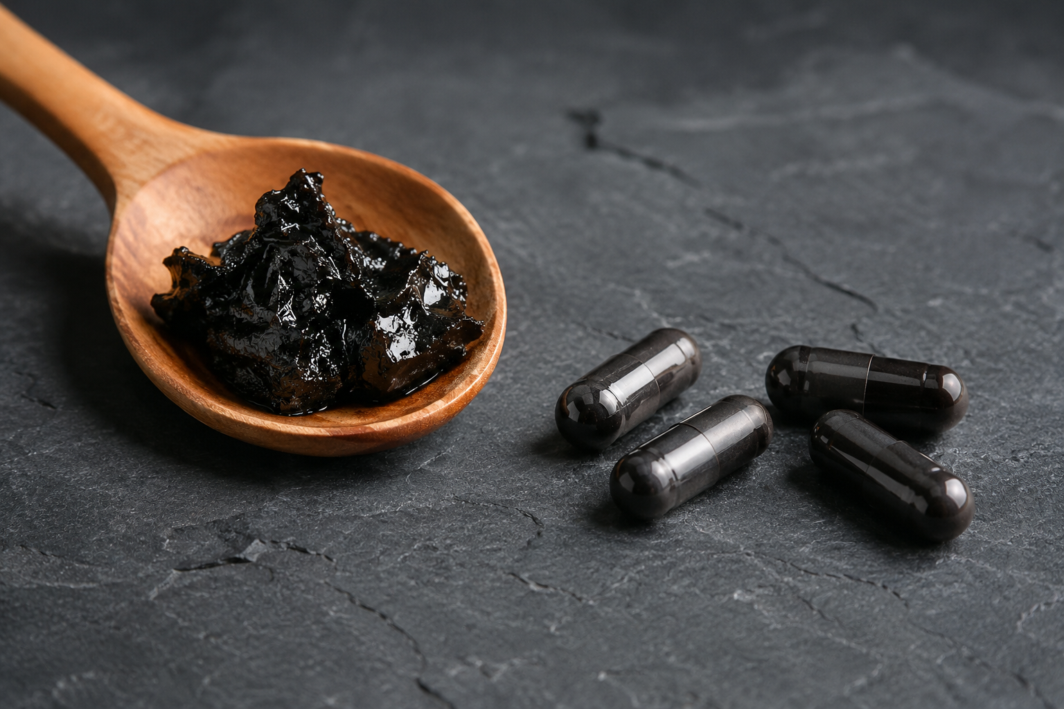 Résine de shilajit et gélules noires